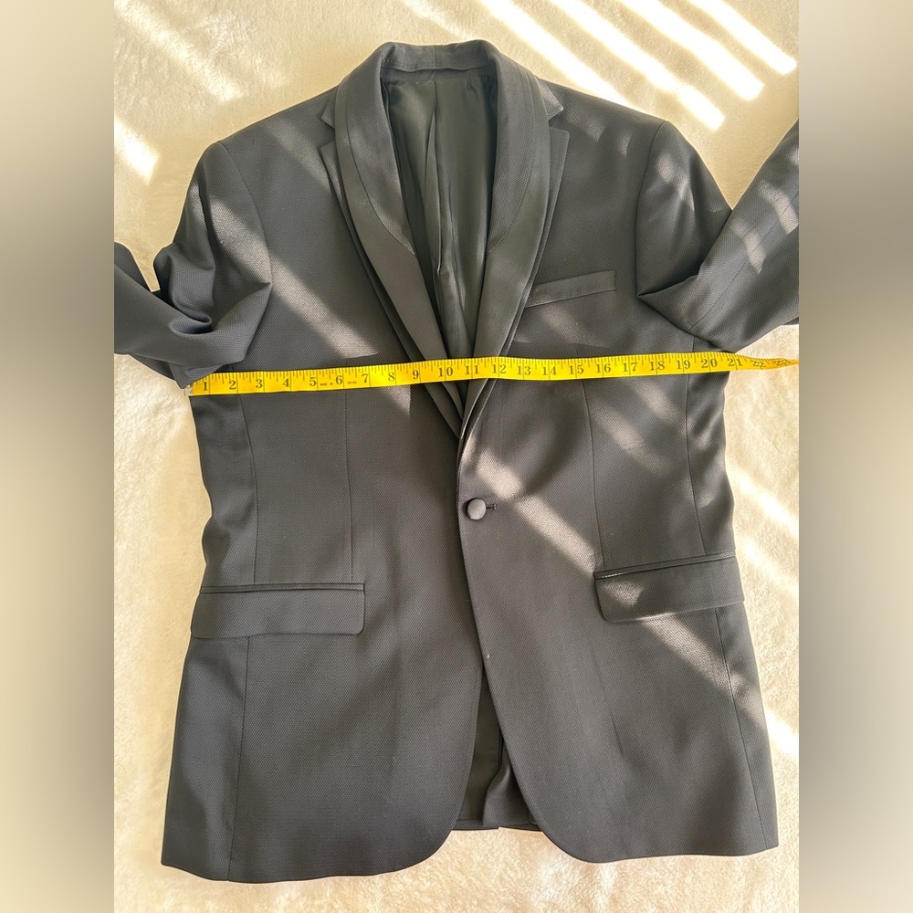 3-piece black tuxedo wedding and business suit with removable collar - Picture 4 of 16